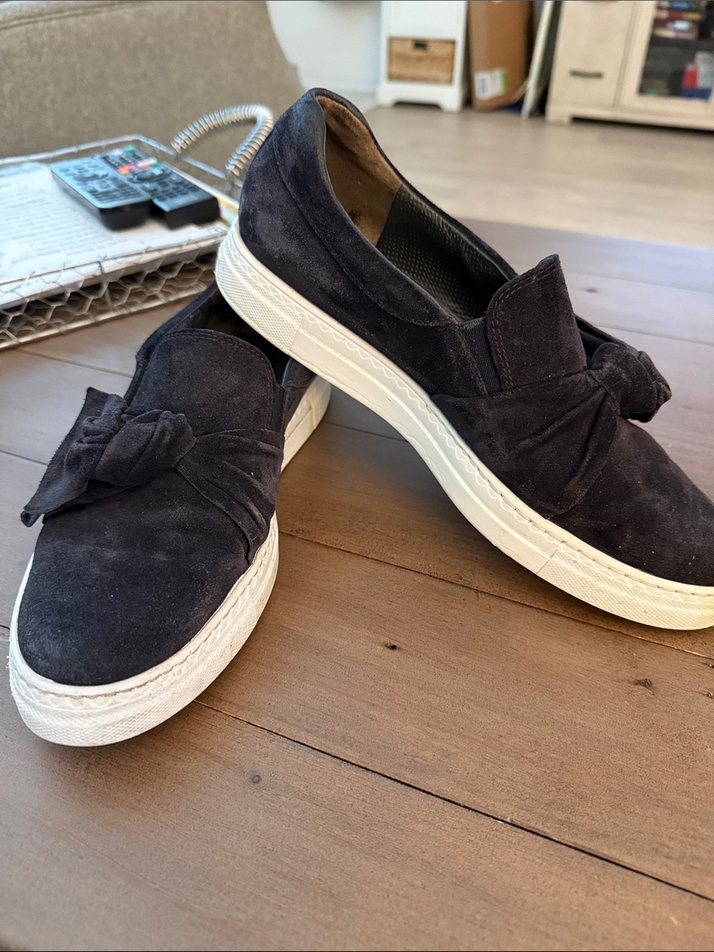 Paul Green Women’s
Dark Navy Suede Tassel Loafers